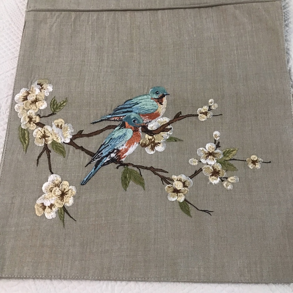 Wellesley Manor Tan Linen Table Runner with Embroidered Birds/Dogwood Tree. NWOT - Picture 9 of 16